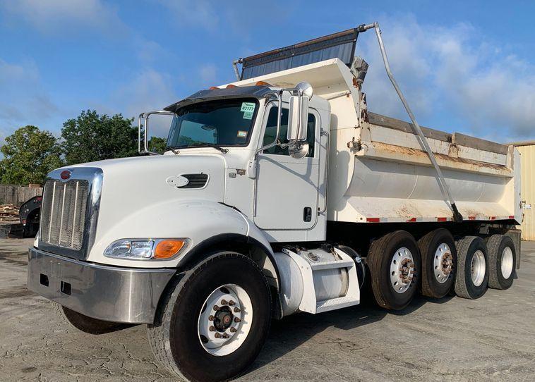 2015 Peterbilt 348